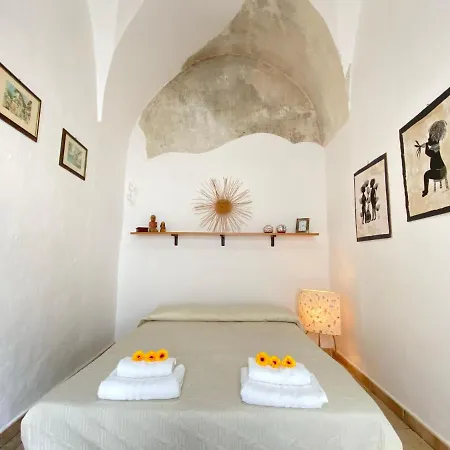 Holiday home Centro Storico Casa Mare E Poesia *